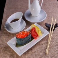 Нігірі з ікрою лосося